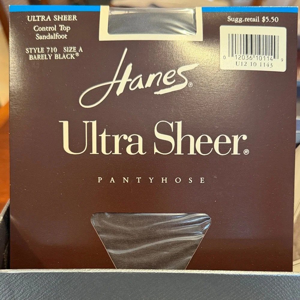 Hanes Ultra Sheer Pantyhose in Barely Black